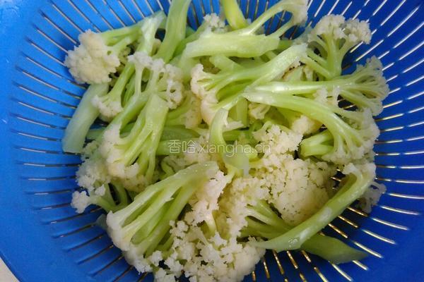 茄汁花菜的做法图解2