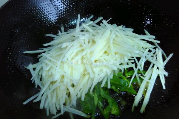 青椒土豆丝的做法图解2