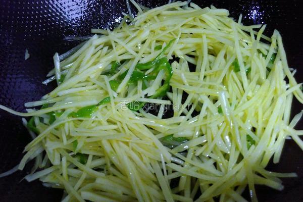 青椒土豆丝的做法图解3