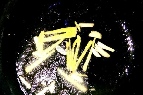 干笋焖草鱼的做法图解4