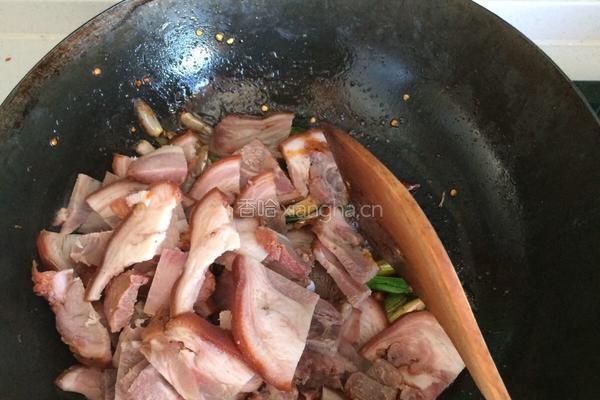 〖 蒜苗炒肉 〗的做法图解5