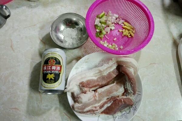 焦糖啤酒红烧肉的做法图解1