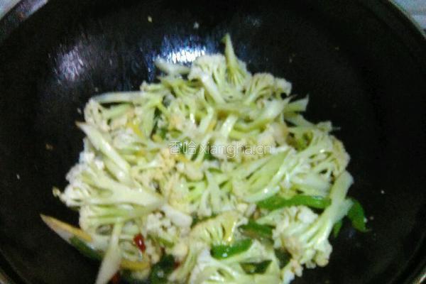 清炒菜花（家常版）的做法图解4