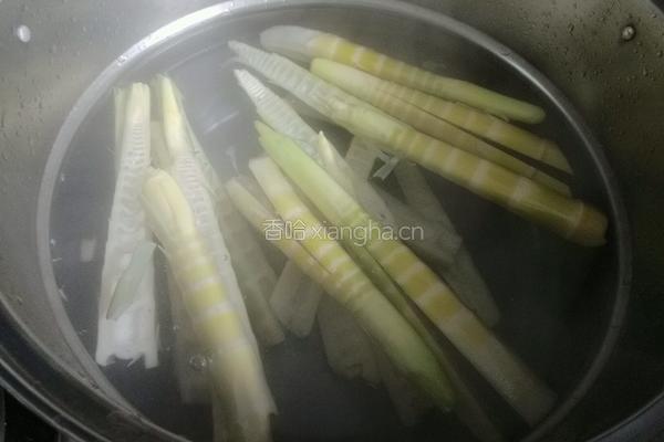 春笋炒肉的做法图解2