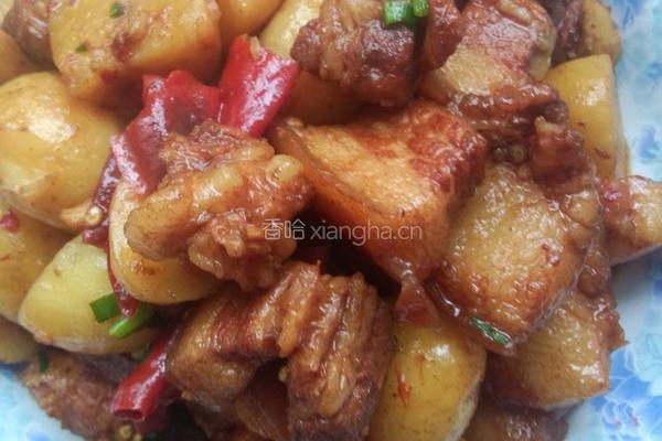 红烧五花肉炒洋芋头的做法图解6