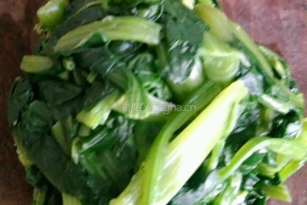 菠菜拌黄瓜花生仁的做法图解2