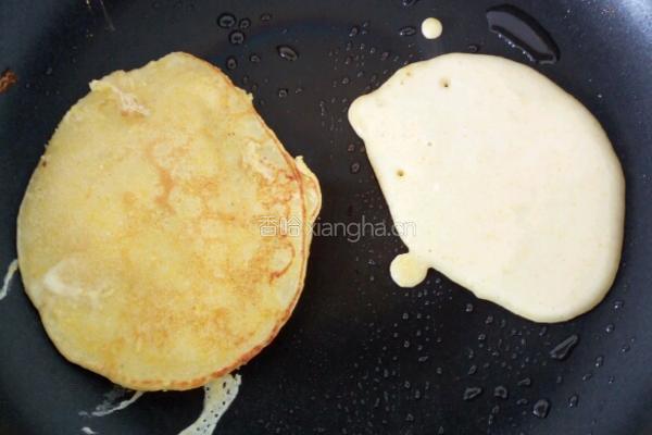 牛奶香蕉玉米饼的做法图解5