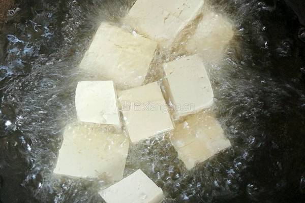 糖醋脆皮豆腐的做法图解3