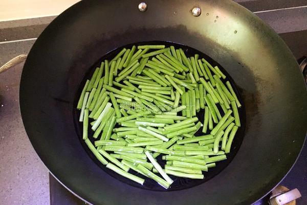豆角炒肉的做法图解4