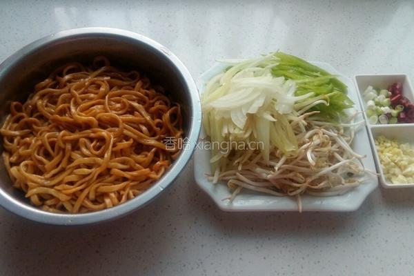 青椒肉丝炒蛋面的做法图解8