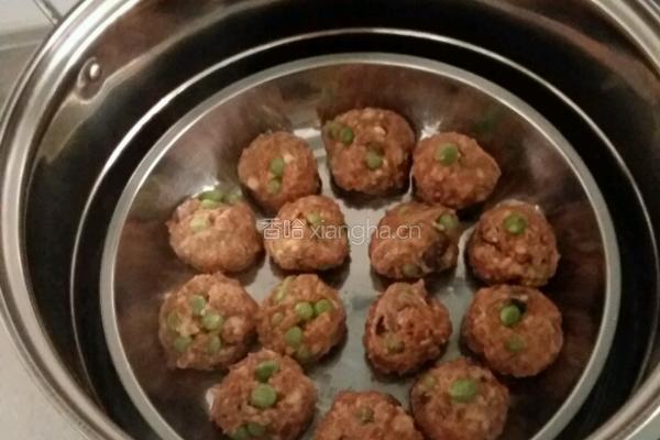 香菇豌豆肉丸子的做法图解3