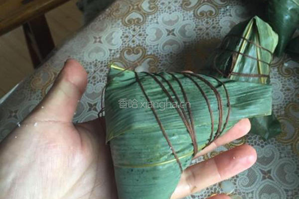 红豆/黄豆/糯米粽子的做法图解5