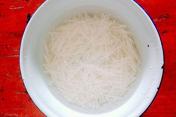 酸豆角炒土豆丝的做法图解2