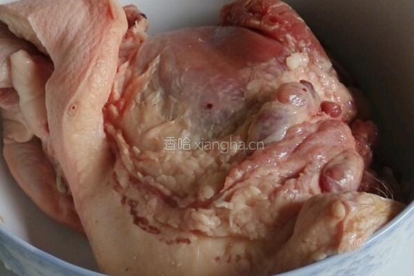 白切猪头肉的做法图解1