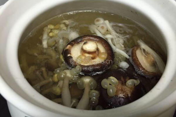 什锦菌菇豆嘴汤的做法图解3