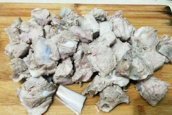 椒盐排骨的做法图解1
