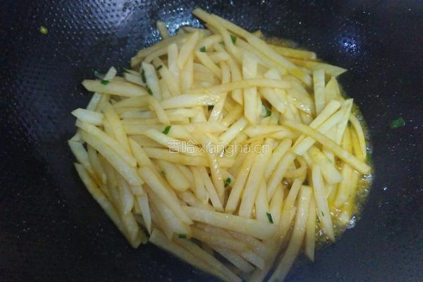 蒜香萝卜条的做法图解5