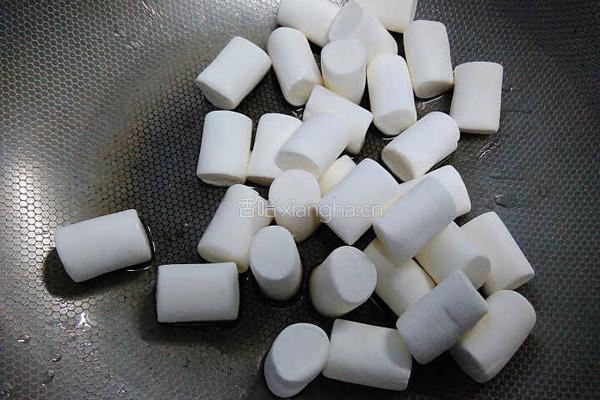 蔓越莓牛扎糖的做法图解4