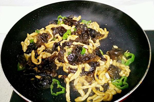 木耳炒鸡丝的做法图解9