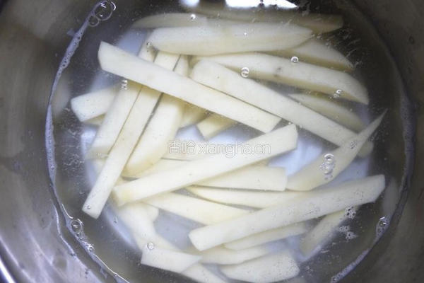 苏打饼烤薯条的做法图解1