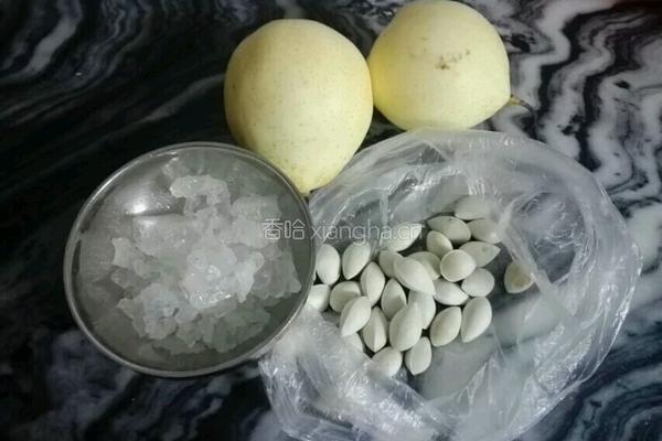 冰糖白果煲雪梨的做法图解1