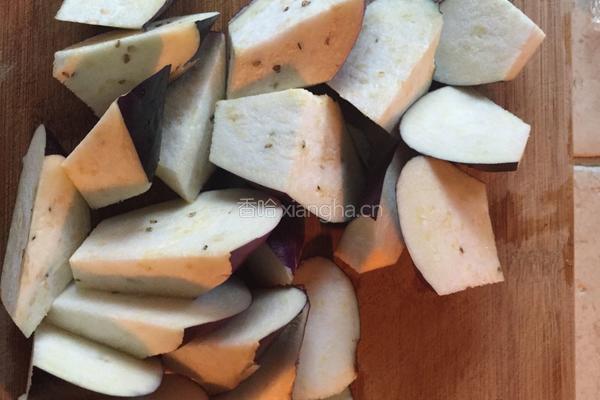 虾肉末九层塔香草茄子的做法图解5