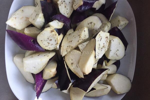 虾肉末九层塔香草茄子的做法图解6