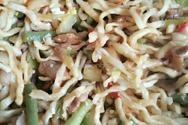 土豆豆角焖面的做法图解7