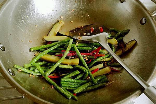 茄子烧豆角的做法图解10