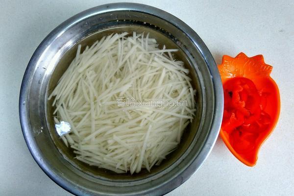 酸甜土豆丝的做法图解1