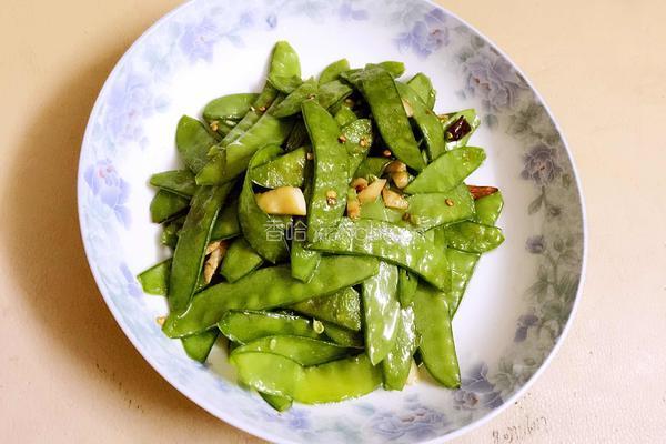炒荷兰豆的做法图解4