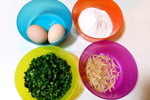 韭菜虾皮鸡蛋饼的做法图解1