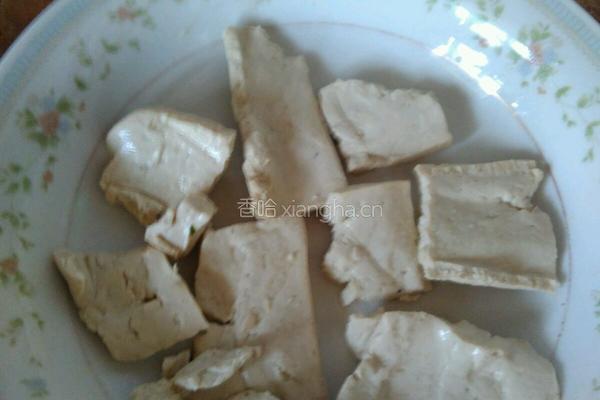 香椿芽拌豆腐的做法图解4