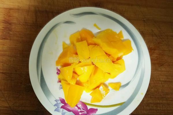 芒果蜜豆牛奶西米露的做法图解3
