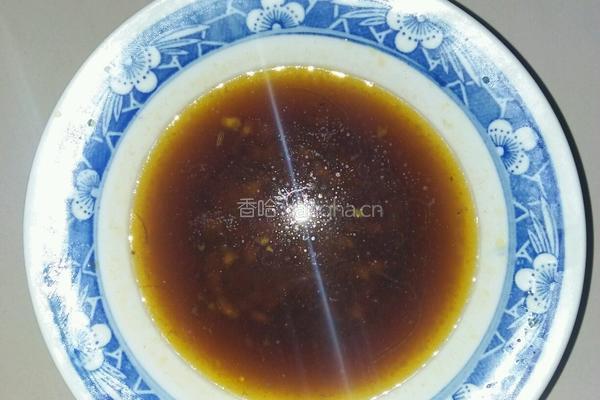 双粉蒸槐花的做法图解4