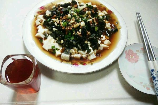 凉拌皮蛋豆腐的做法图解7