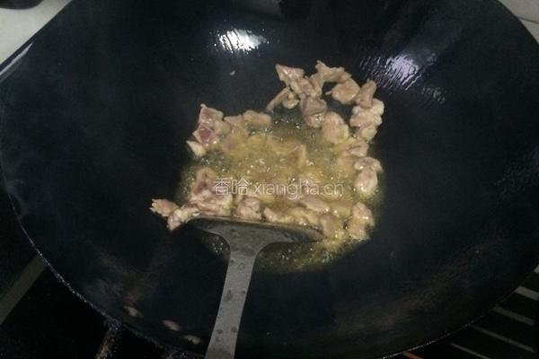 肉片炒苦瓜的做法图解3