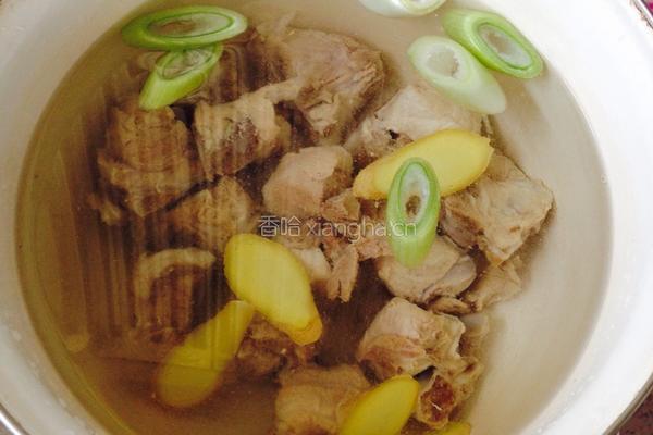 山药排骨汤的做法图解4