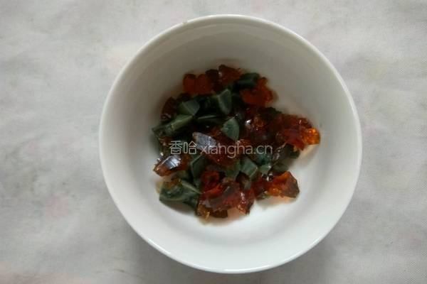 皮蛋瘦肉粥的做法图解3