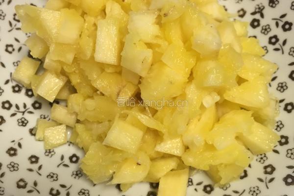 鸡丁什锦菠萝饭的做法图解6