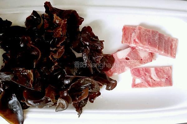 小炒木耳鸡蛋的做法图解2