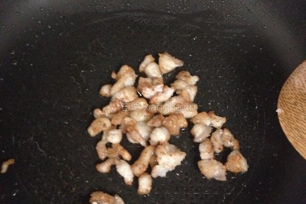 香菇肉丁酱拌米粉的做法图解2