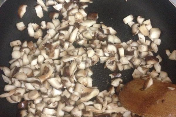 香菇肉丁酱拌米粉的做法图解4