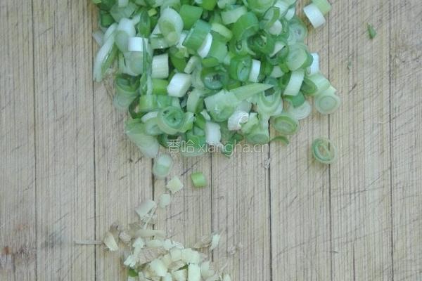 猪肉槐花馅饺子的做法图解6