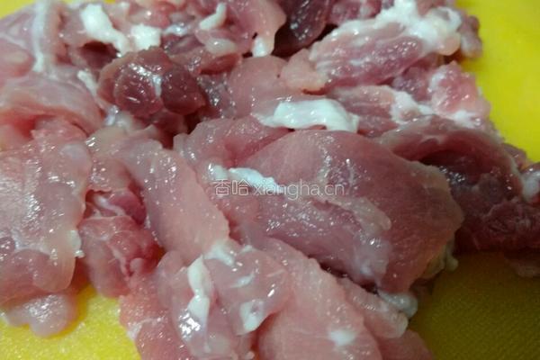菠萝炒肉片的做法图解1