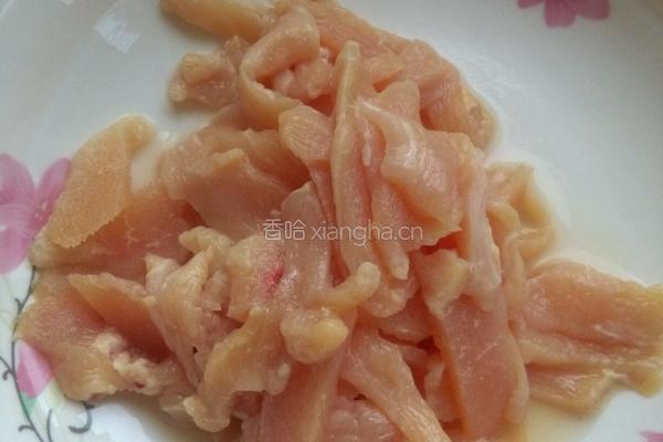 泡菜炒鸡胸肉的做法图解1