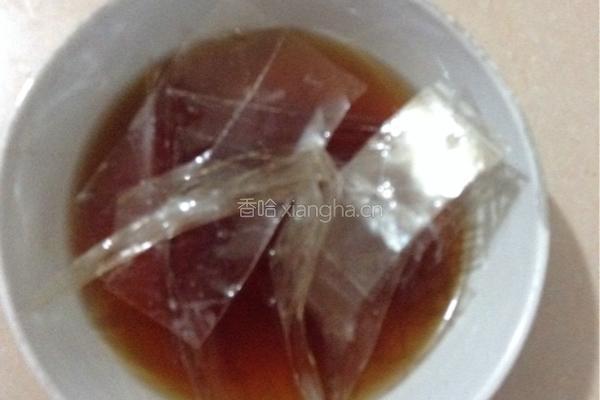 盘栽酸梅冻的做法图解1
