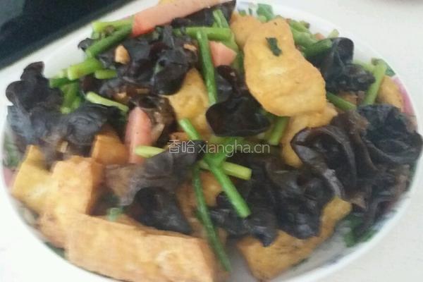 油豆腐炒蒜苔的做法图解4