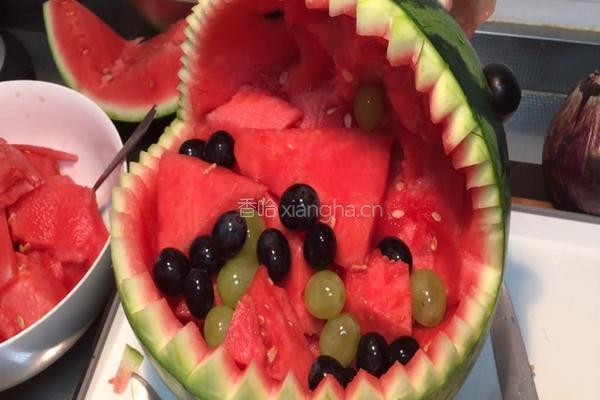 萌萌鲨鱼水果拼盘的做法图解10