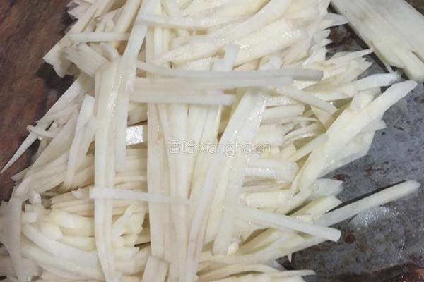 土豆丝粑粑的做法图解1